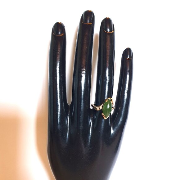 Precious Vintage 10K Yellow Gold Marquise Nephrite Jade & Diamond Cocktail Ring - Picture 7 of 12